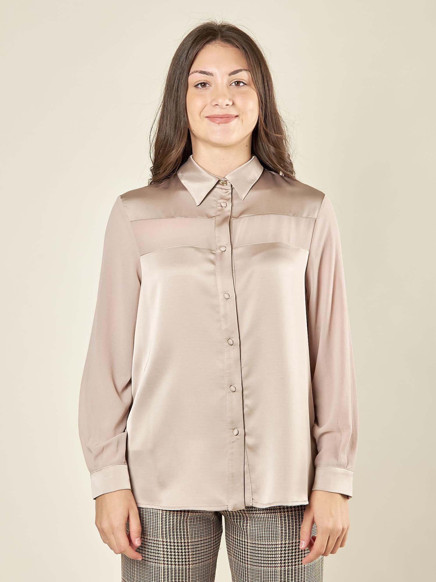 Camicia donna in georgette con inserti in raso. Bottoncini e polsini in raso. CA003056 TORTORA ARTIGLI 