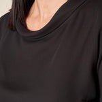 Blusa Donna Curvy Manica Lunga con Scollo a Barca e Risvolto  Vestibilità Svasata ed Elastico sui Polsi. F551YBFKIKI NERO Lizalù 