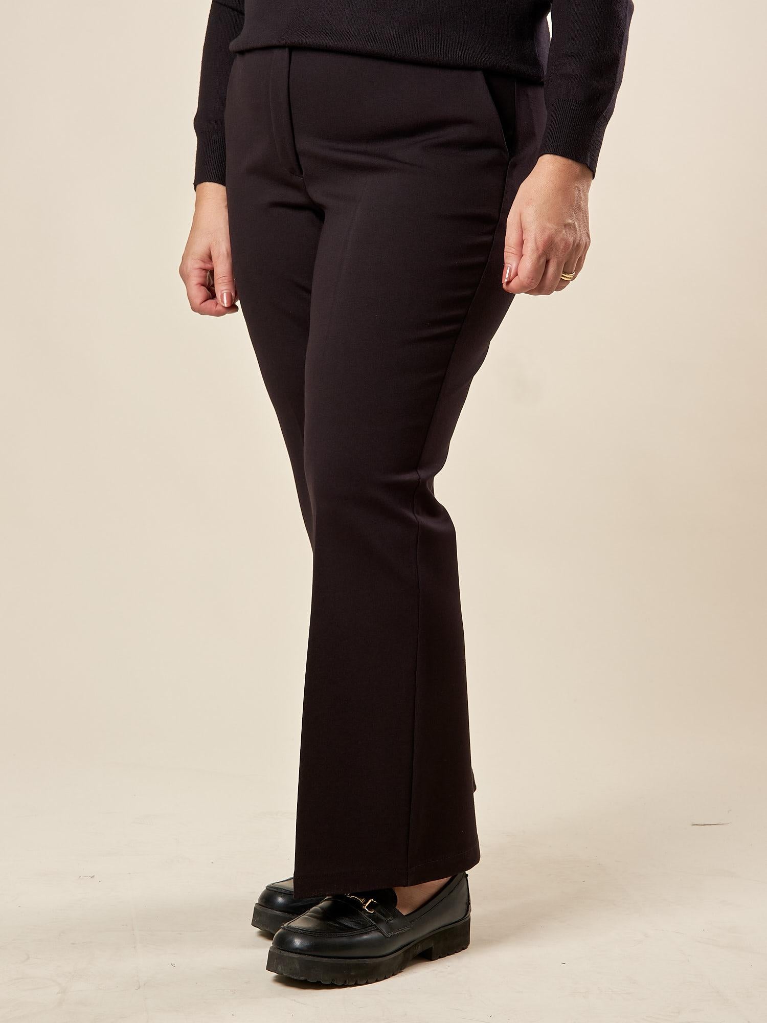 Pantalone Donna Curvy in Punto Milano  Modello Zampetta alla Caviglia con Tasca America. F646YBFFABIA NERO Lizalù 