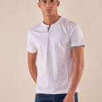 T-Shirt Uomo Manica Corta Finto Serafino con Riporti Fantasia  100% Cotone BAM5454 BIANCO BACI & ABBRACCI 