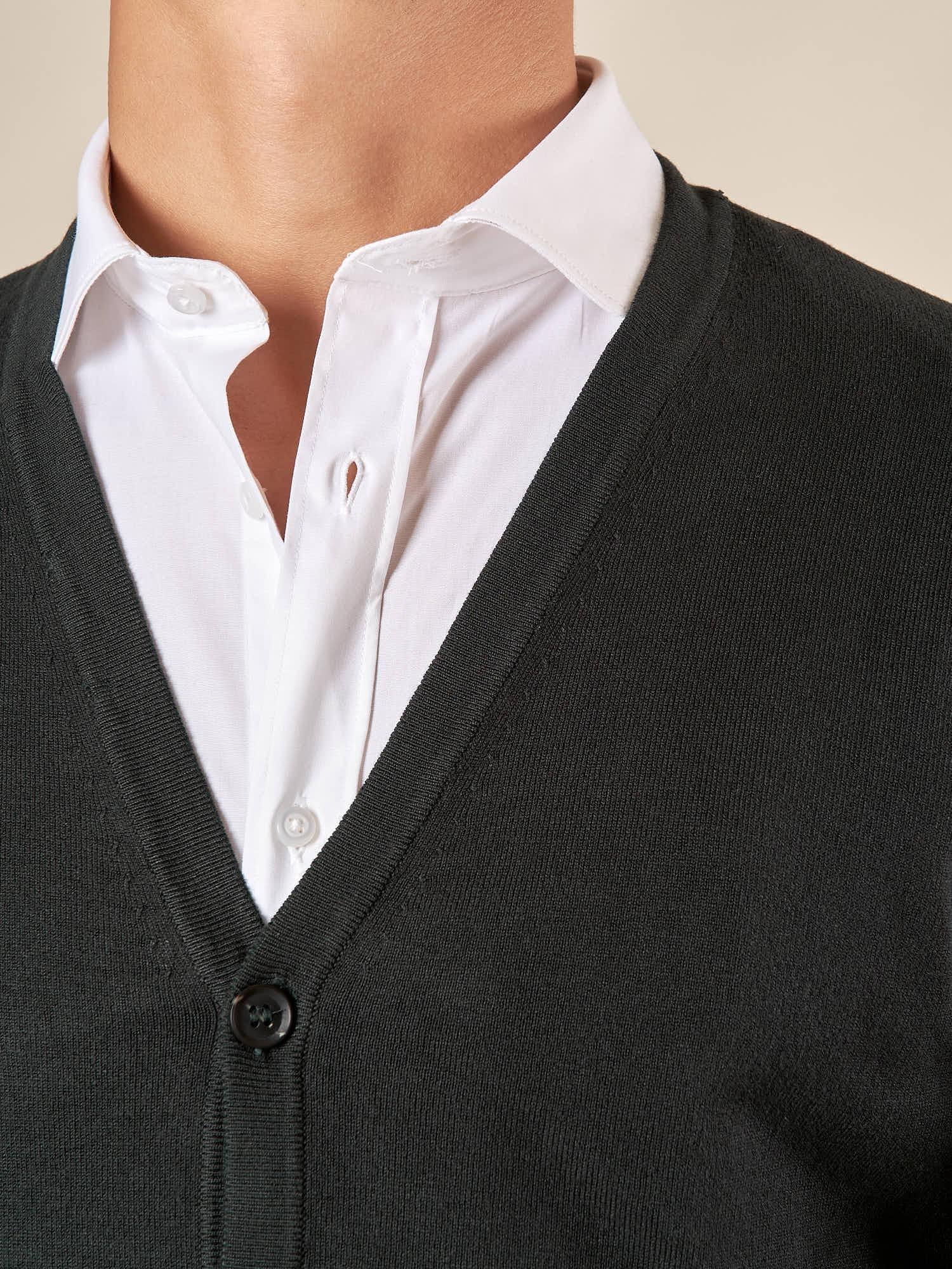 Cardigan Uomo manica lunga in misto viscosa. Eleganza rilassata e comfort naturale. CON/3005900 VERDE BOTTIGLIA CONSENSO 