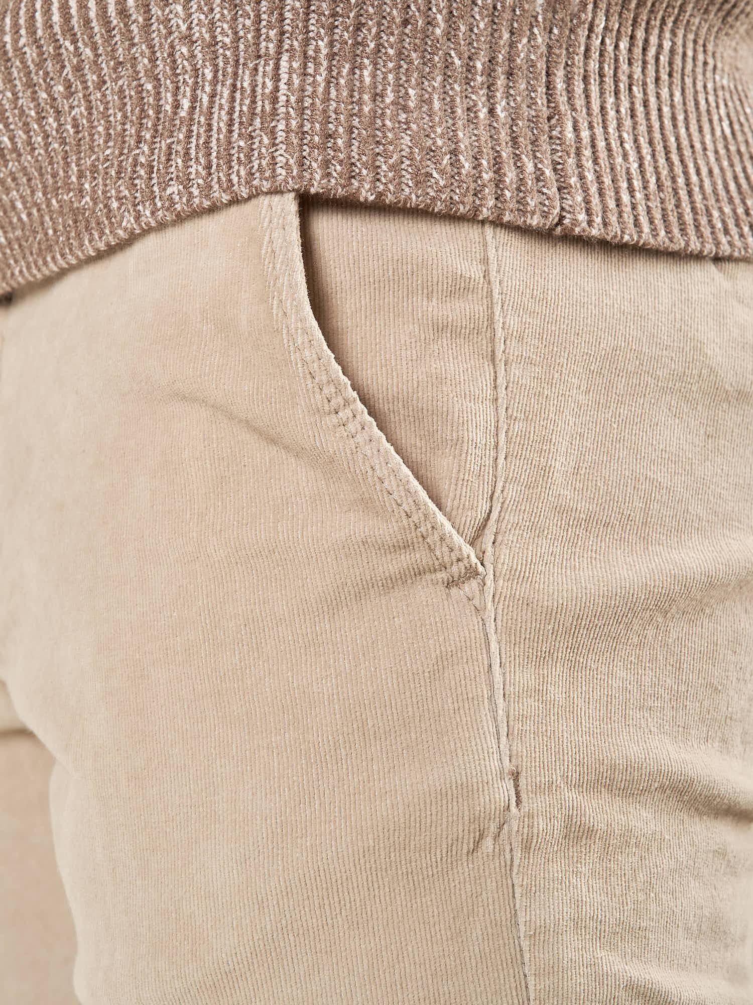 Pantalone Uomo Invernale in Velluto 1000 Righe. Eleganza Classica e Comfort Moderno. M49436 MASTICE GUY 