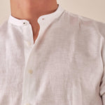 Camicia da uomo in lino e cotone a manica lunga con collo alla coreana. M49069 BIANCO GUY 