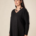 Maglia Donna Curvy in Viscosa  Scollo a V, Manica Raglan e Micro Paillettes Tono su Tono. F768YBFAZ23804 NERO Lizalù 