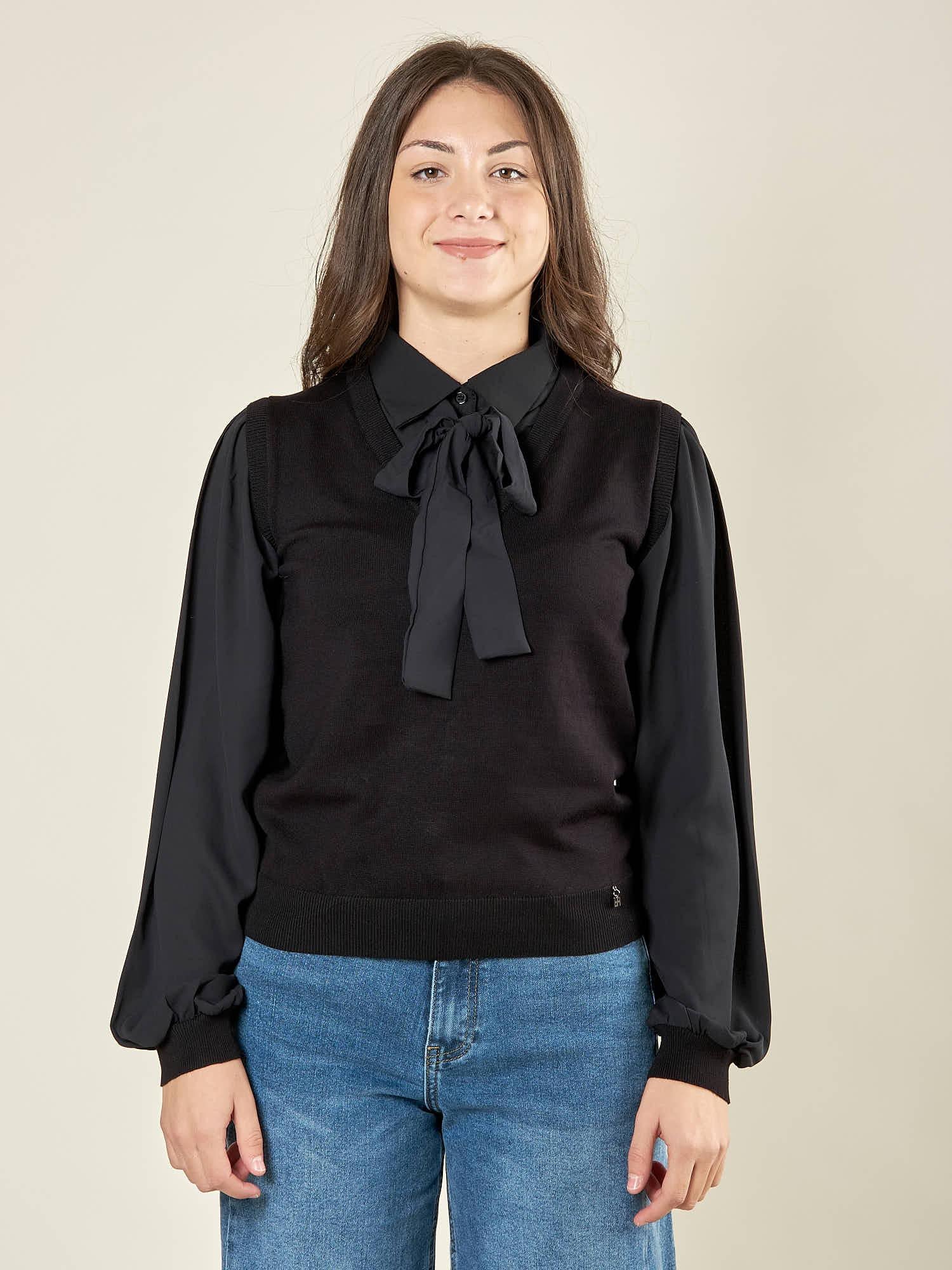 Maglia donna effetto gilet con dettagli in georgette e sciarpina al collo. MA002866 NERO ARTIGLI 