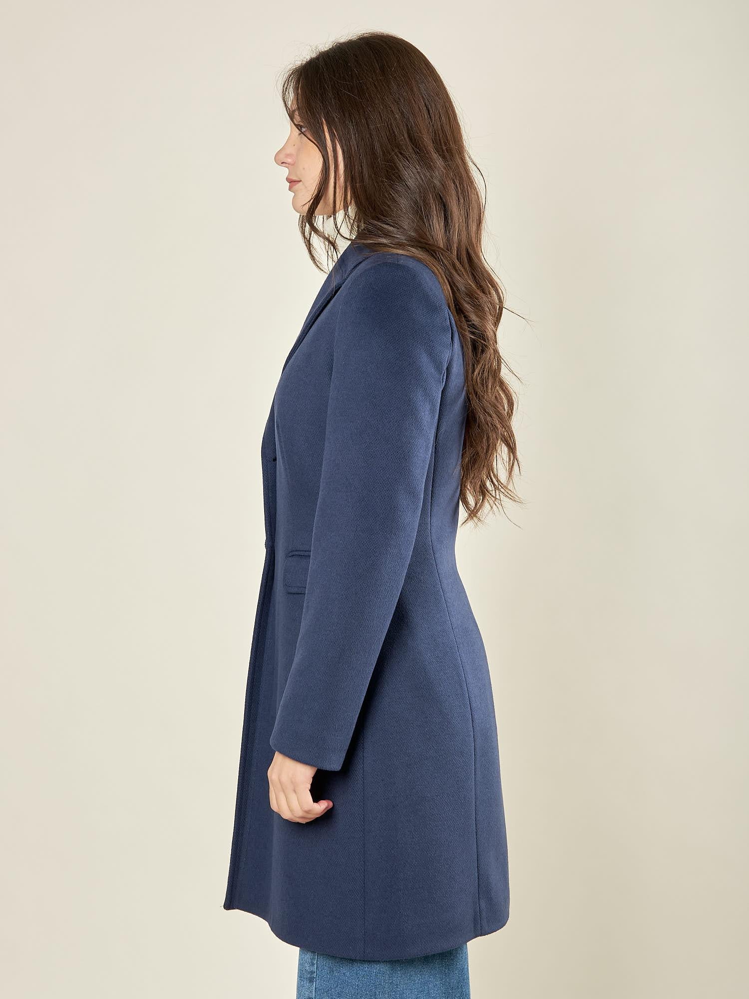 Cappotto donna monopetto. Due bottoni, tasca a pattina e vestibilità affiancata. CP003189 BLU ARTIGLI 