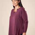 Maglia Donna Curvy in Viscosa  Scollo a V, Manica Raglan e Micro Paillettes Tono su Tono. F768YBFAZ23804 BURGUNDY Lizalù 