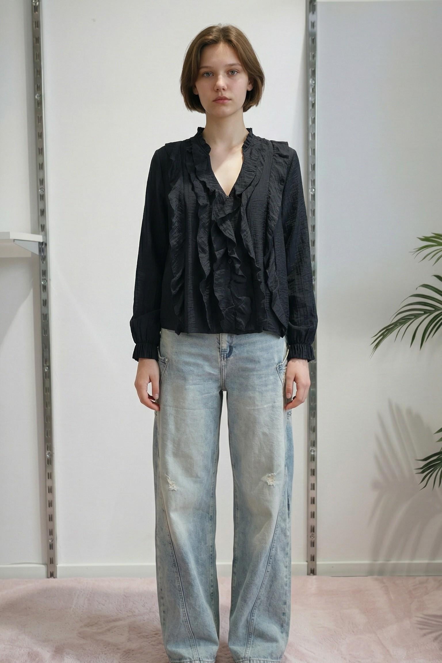 Camicia da donna a maniche lunghe con rouches PG120M NERO EXTASY 