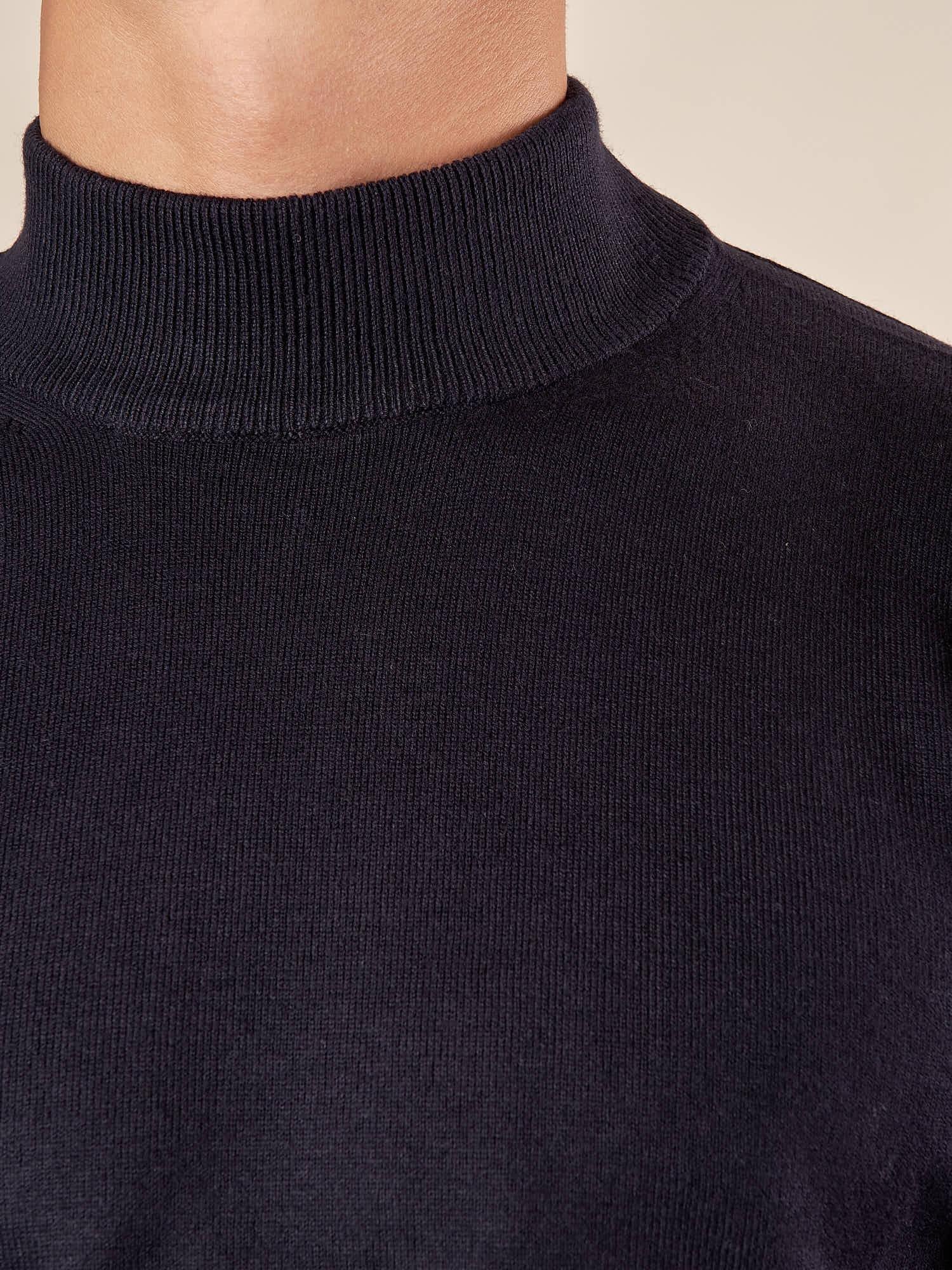 Lupetto Uomo in Misto Lana. Calore naturale e stile essenziale per linverno CON/3013900 NAVY CONSENSO 