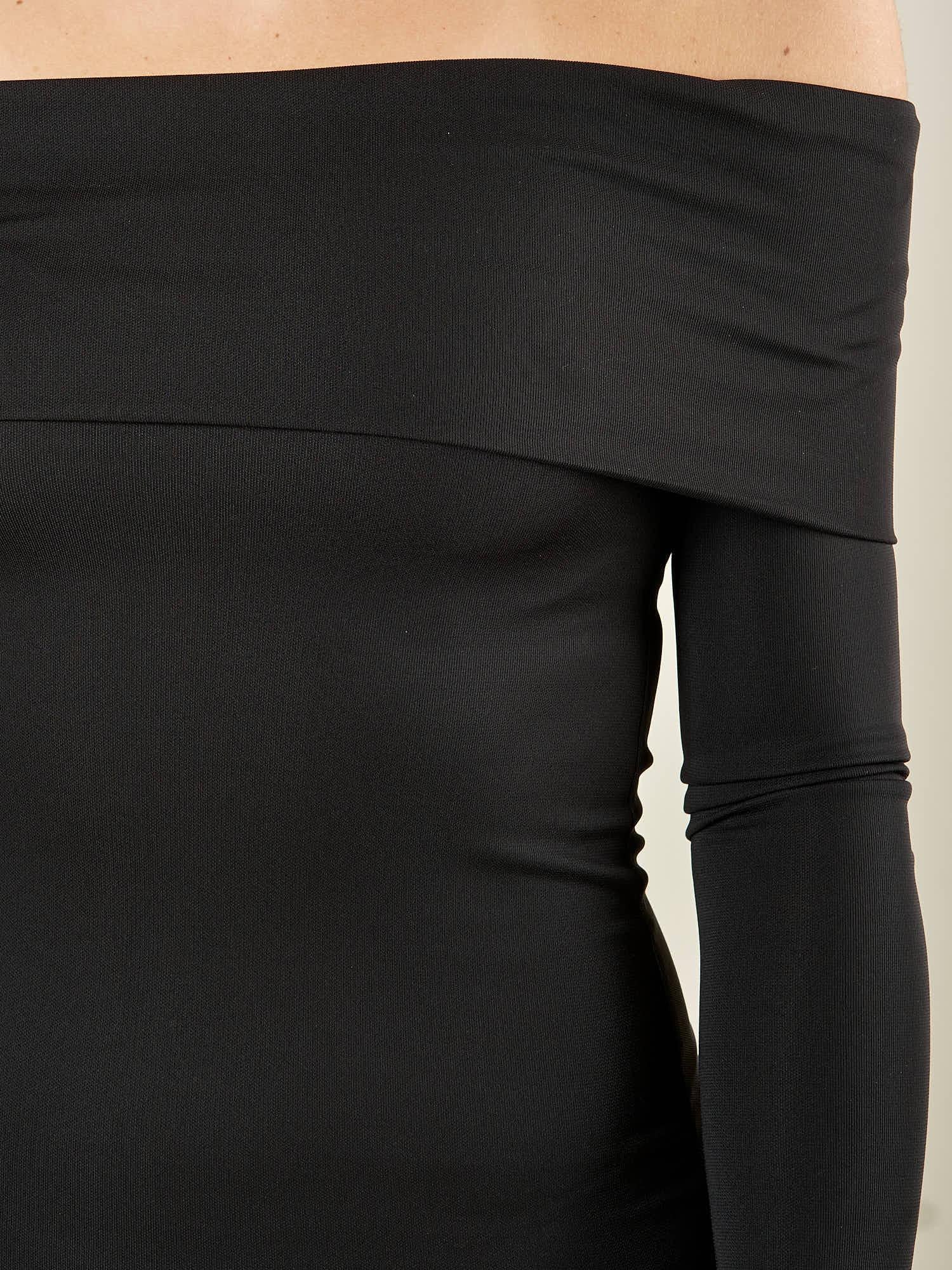Abito lungo donna con scollo Shiffer e spacco posteriore. Sensualità ed eleganza in un solo capo. AB003159 NERO ARTIGLI 