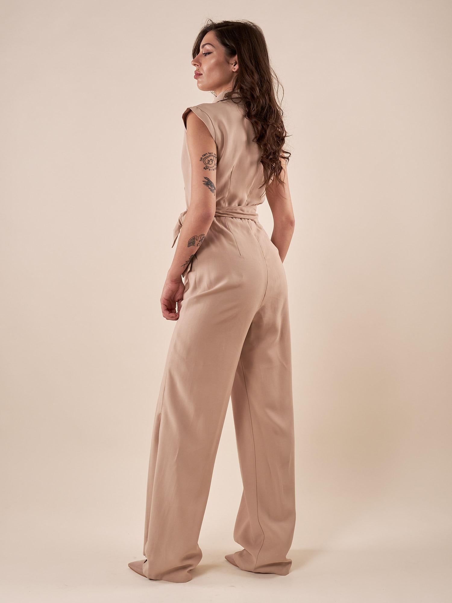 Tuta Donna elegante doppio petto con ciintura in vita e pantalone lungo a gamba larga. TU000819 BEIGE ARTIGLI 