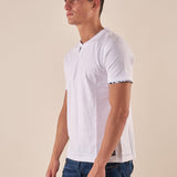 T-Shirt Uomo Manica Corta Finto Serafino con Riporti Fantasia  100% Cotone BAM5454 BIANCO BACI & ABBRACCI 