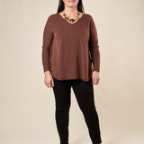 Maglia Donna Curvy in Viscosa  Scollo a V, Manica Raglan e Micro Paillettes Tono su Tono. F768YBFAZ23804 MOCHA Lizalù 