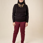 Pantalone Donna Curvy in Punto Milano  Vestibilità a Sigaretta, Tasche a Filetto, Lunghezza alla Caviglia. F708YBFAGGIA AMARONE Lizalù 