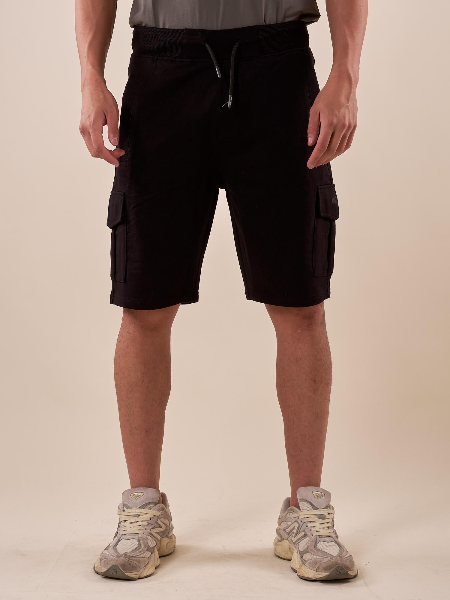 Bermuda Uomo in felpa con tascone laterale. DM9206 NERO DATCH 
