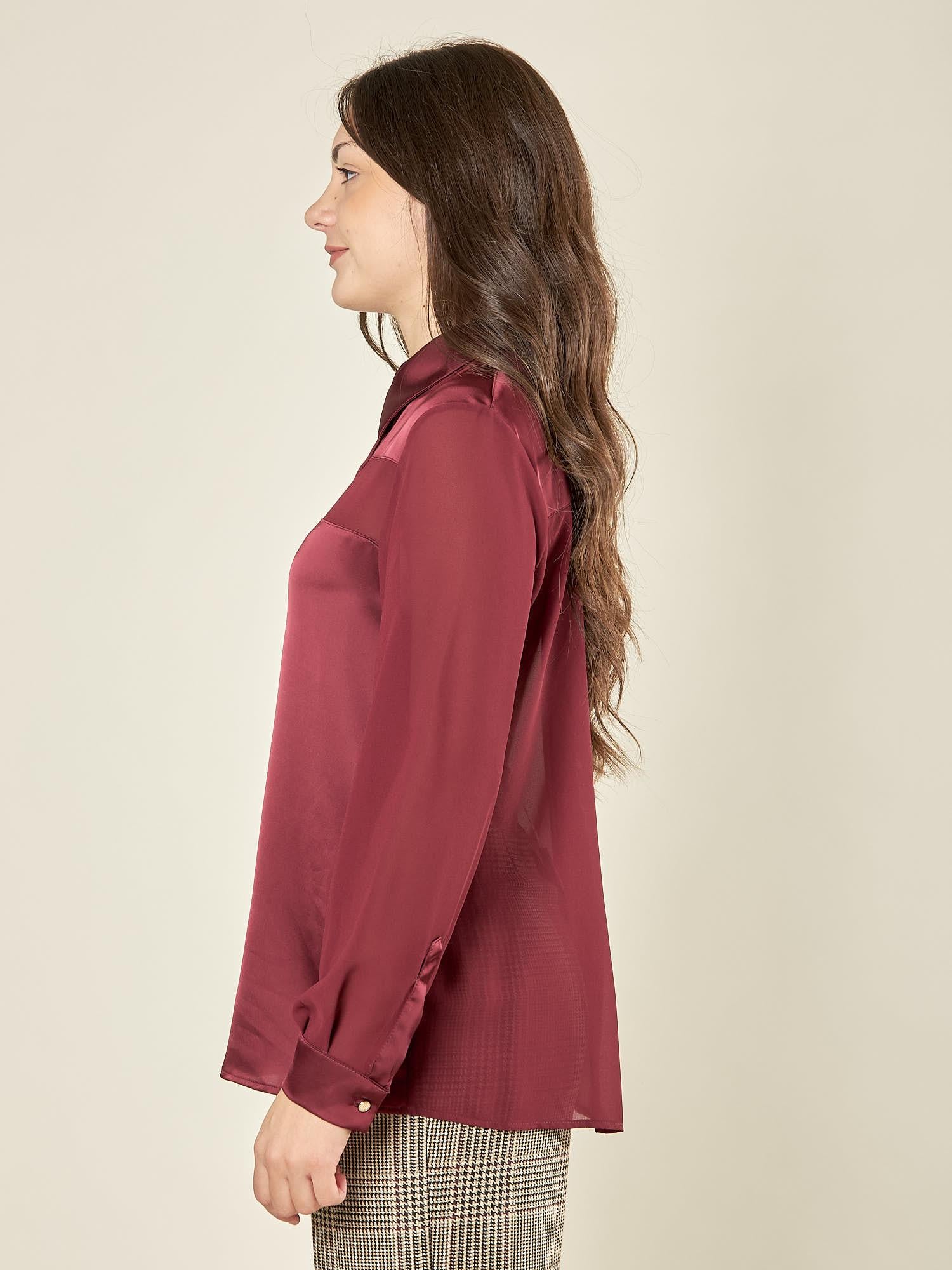 Camicia donna in georgette con inserti in raso. Bottoncini e polsini in raso. CA003056 BORDEAUX ARTIGLI 
