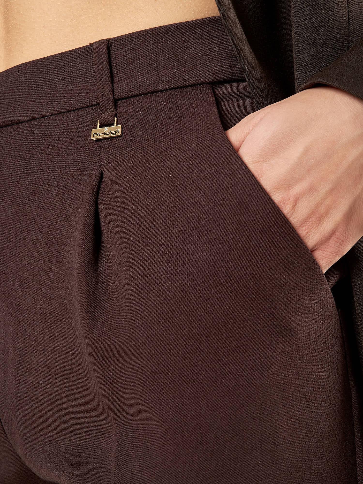 Pantalone palazzo donna con pence frontali in tessuto manolana. Eleganza e comfort quotidiano. PA003192 CACAO ARTIGLI 