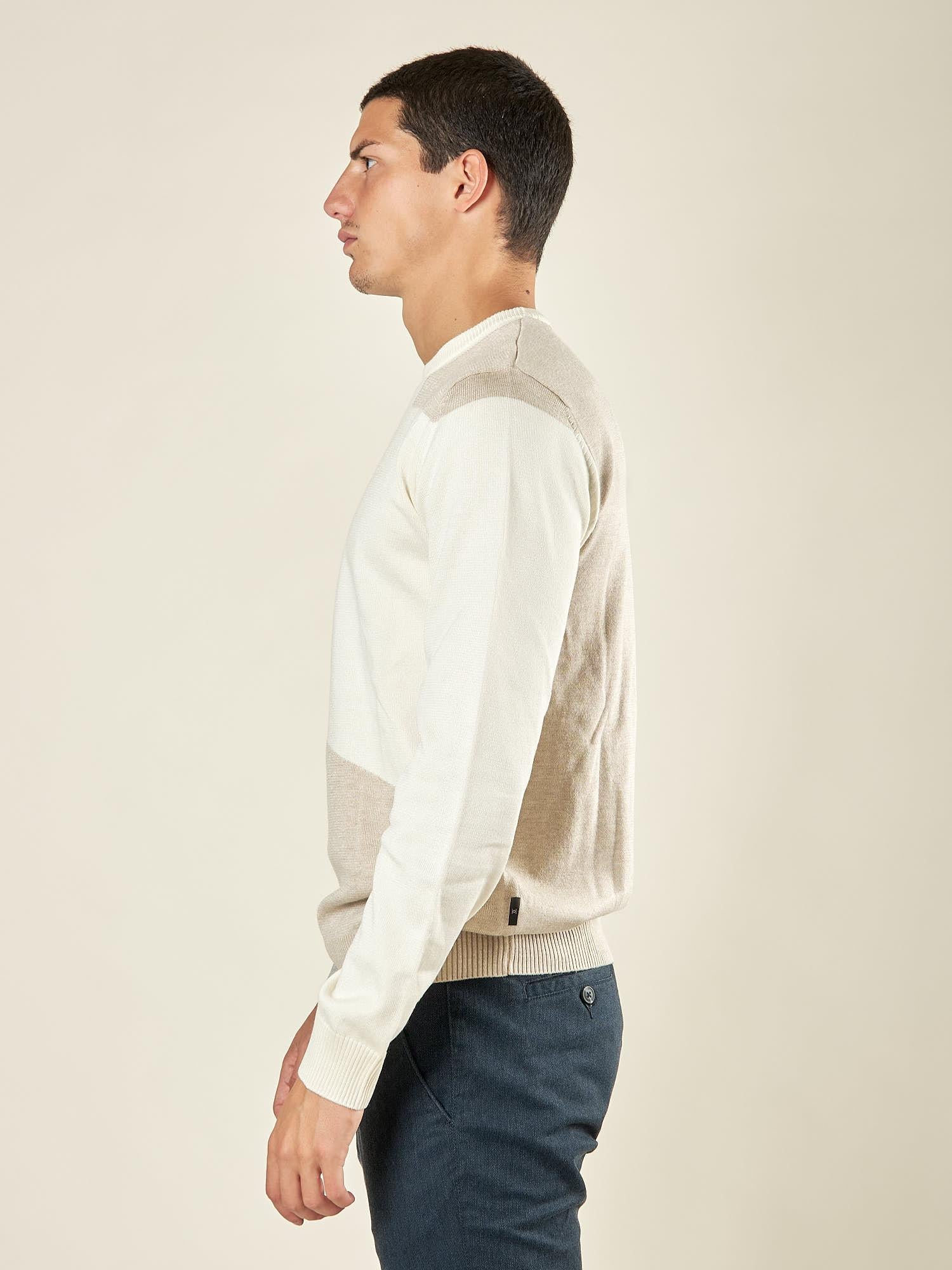Maglia Uomo Invernale Girocollo in Misto Viscosa con Intarsi. Eleganza e Comfort in Stile Moderno. MI3172H OFF WHITE HAMAKI-HO 