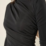 Abito donna lungo a maniche lunghe con drappeggio obliquo. AB003154 BORDEAUX ARTIGLI 