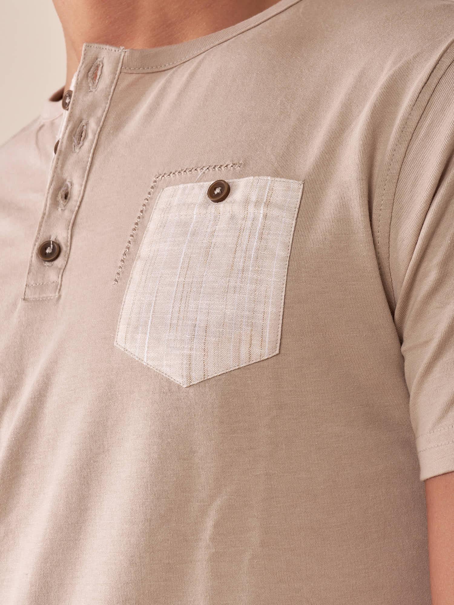 T-shirt Uomo Manica Corta Serafino con Taschino BAM5452 DESERT STONE BACI & ABBRACCI 