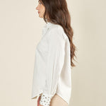 Camicia donna in cotone con pietre sui polsi. Manica lunga, bottoni tono su tono. CA003361 PANNA ARTIGLI 