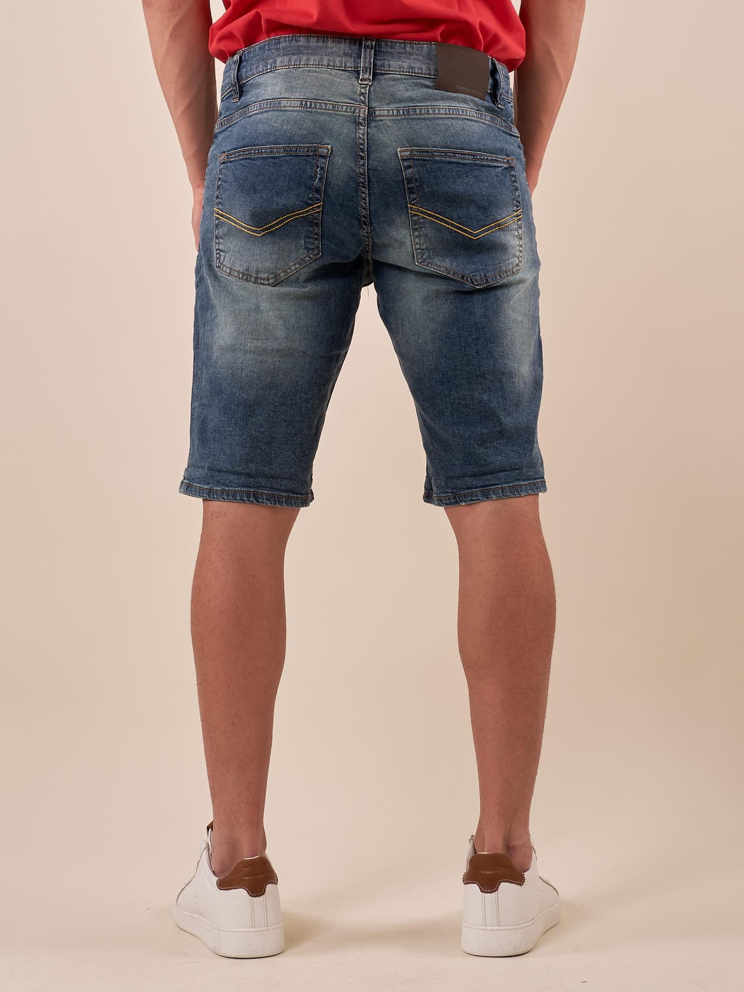 Bermuda di Jeans Uomo con Sabbiatura e Rotture. M48664 DENIM SUPERIOR VINTAGE Uomo 