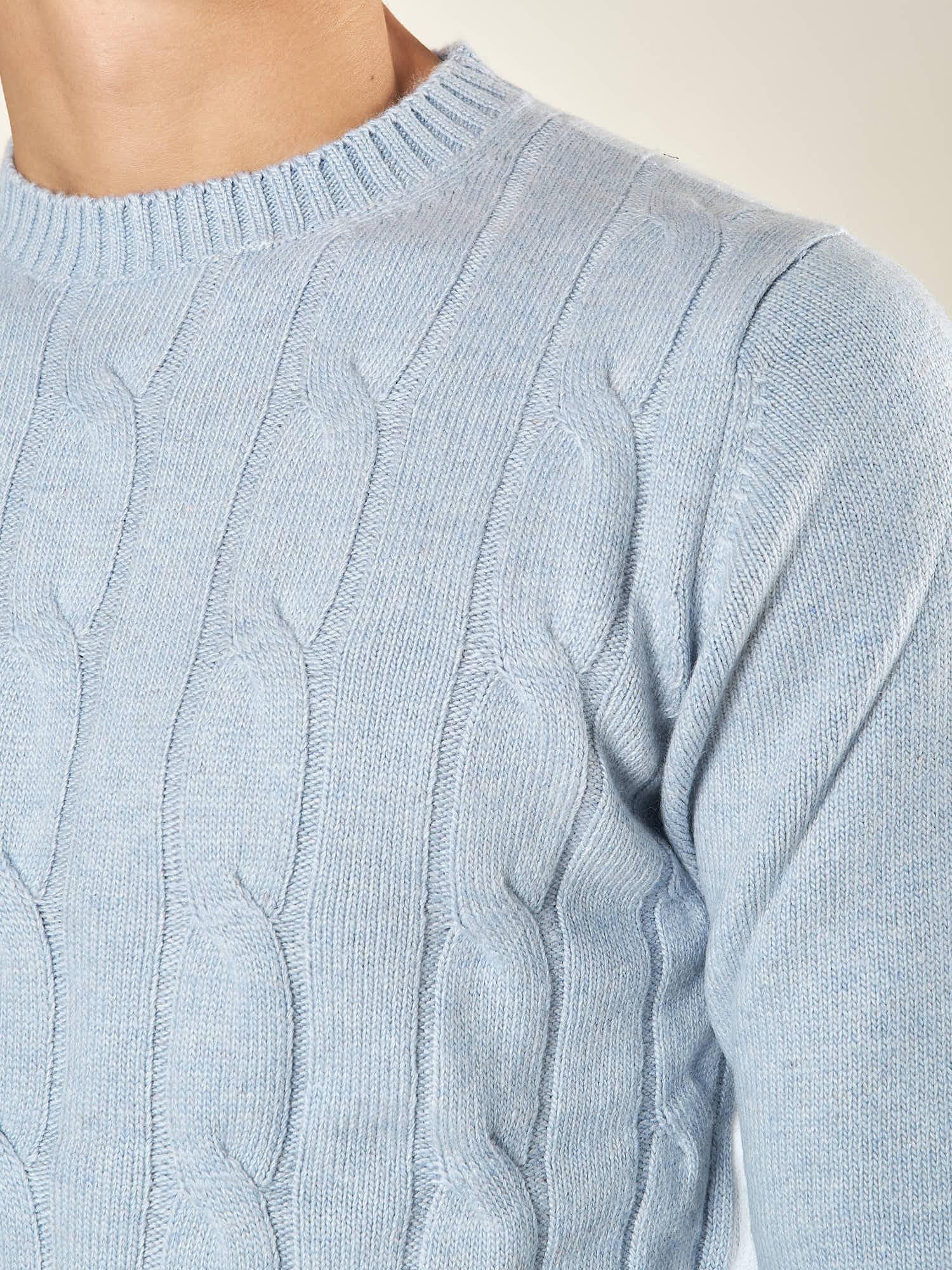 Maglia Uomo in Misto Cashmere a Trecce. Eleganza e Comfort per Ogni Occasione. CON4209225 BLU NUVOLA CONSENSO 