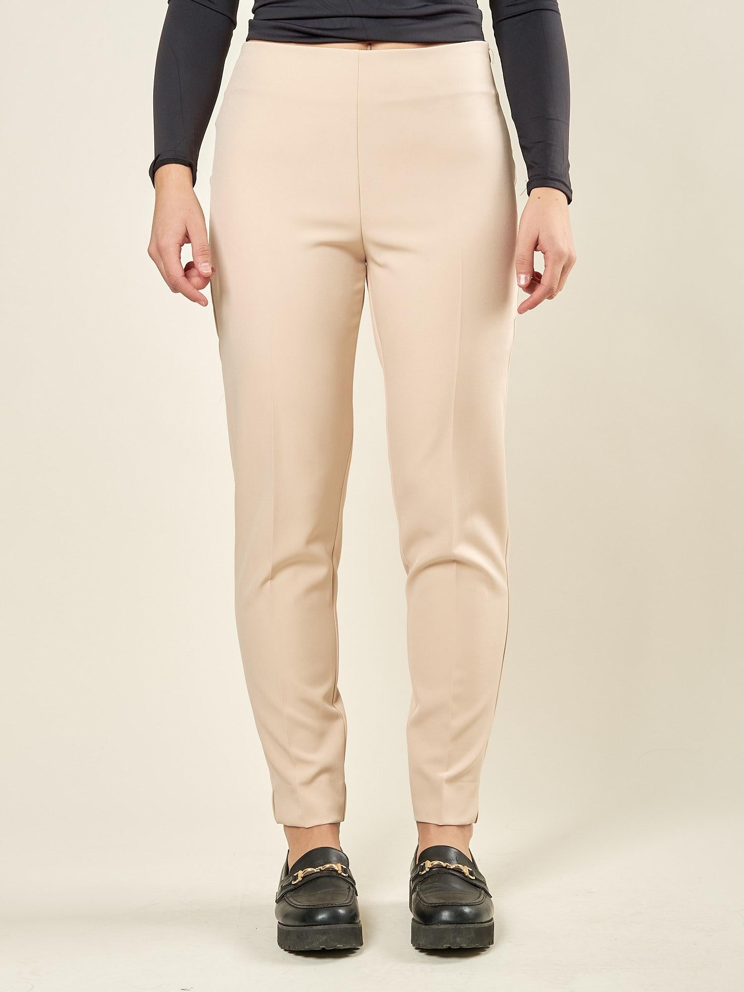 Pantalone donna in tessuto tecnico. Lunghezza alla caviglia con spacchetto laterale e zip invisibile. PA003491 ONICE ARTIGLI 