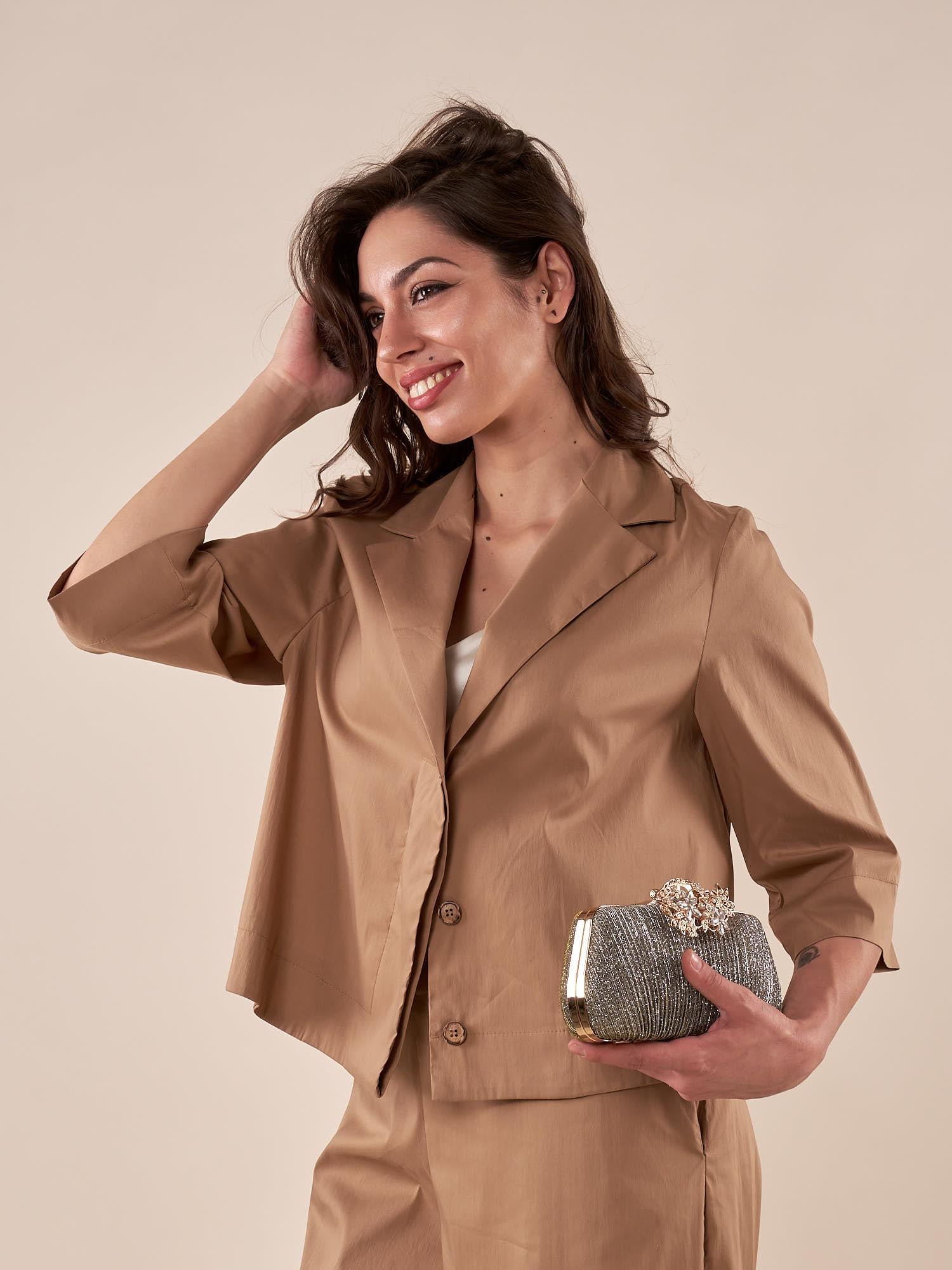 Completo Donna giacca corta e pantalone largo in tessuto misto cotone  eleganza casual e comfort quotidiano. BENJI CAMMELLO METEORE 