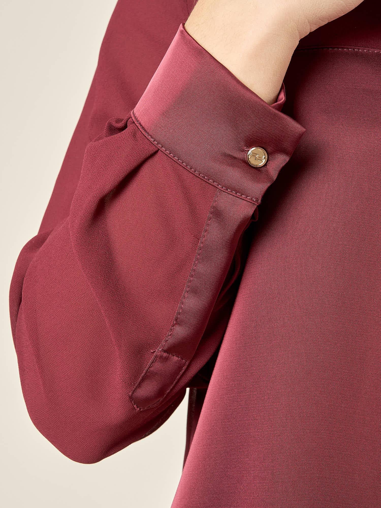 Camicia donna in georgette con inserti in raso. Bottoncini e polsini in raso. CA003056 BORDEAUX ARTIGLI 