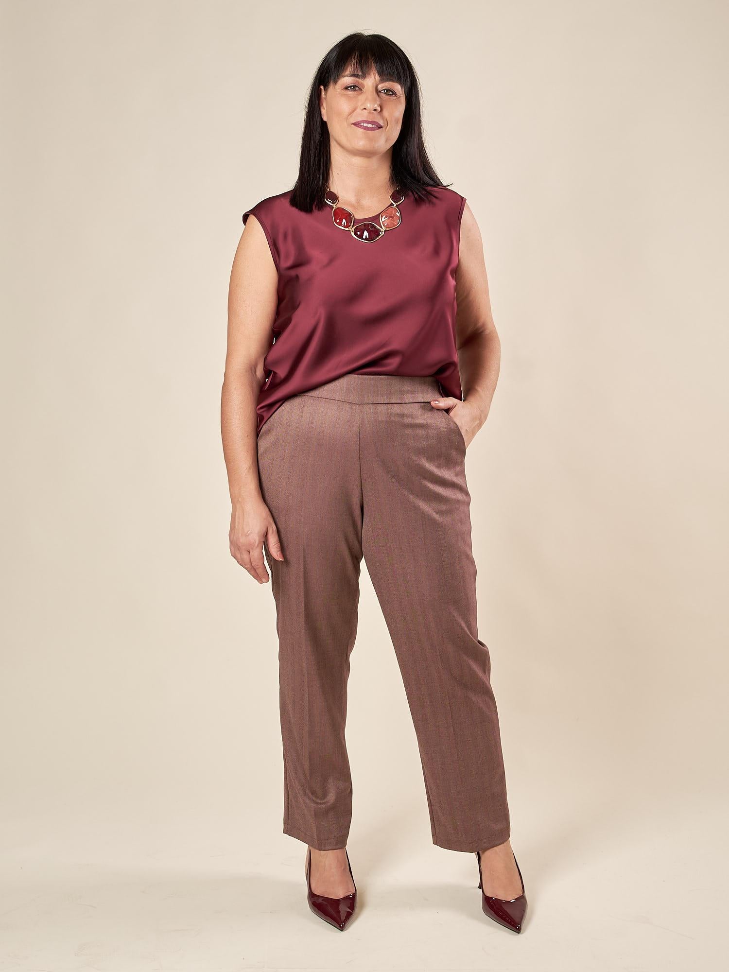 Pantalone Donna Curvy con Elastico  Eleganza e Comfort per Ogni Giorno. F646YBFDIOMIRA AMARONE Lizalù 