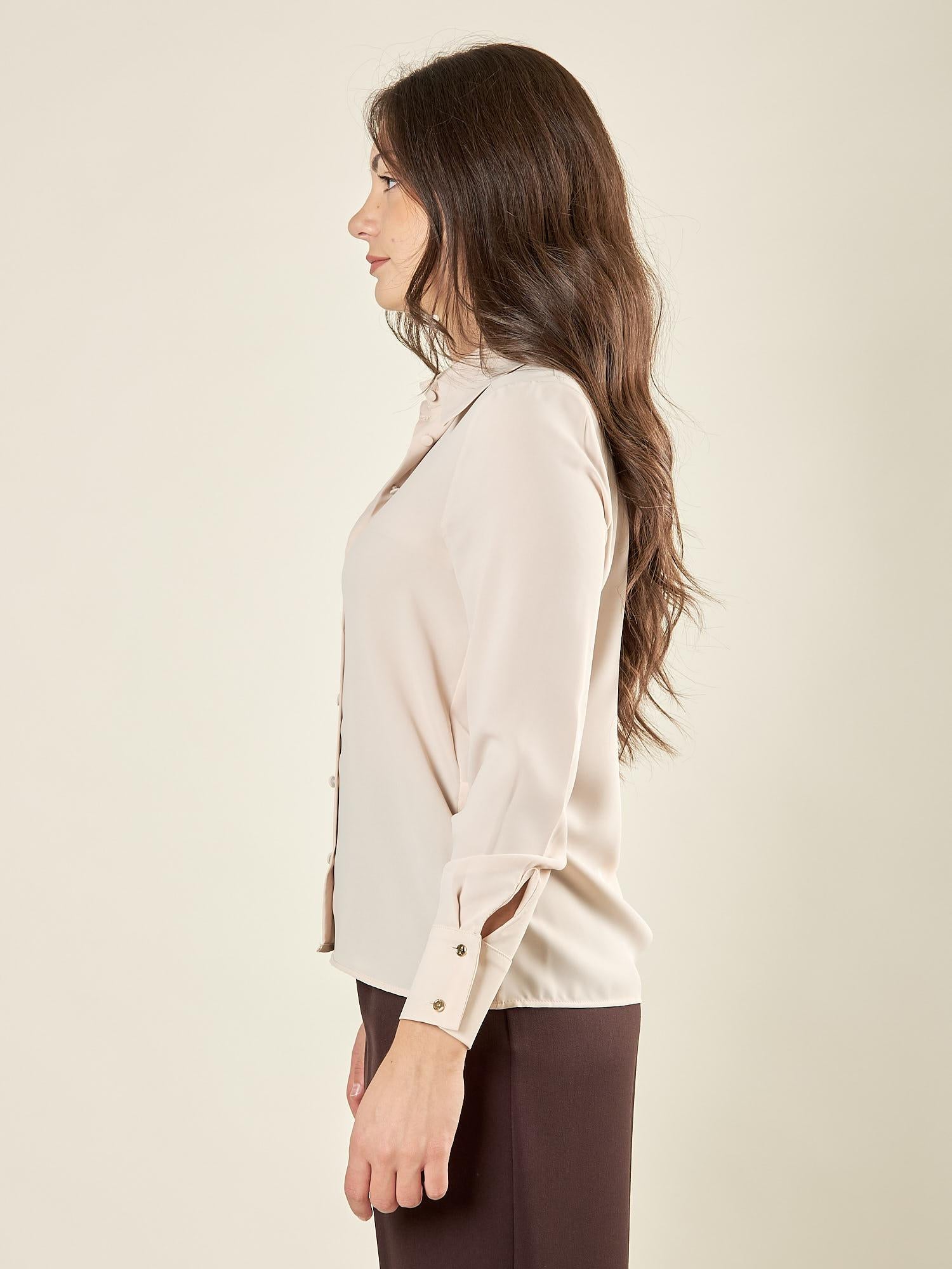 Camicia donna manica lunga. Eleganza morbida e dettagli raffinati. CA003230 AVORIO ARTIGLI 