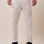 Pantalone modello chino in tessutocotone  raso saten con risvolto e pence. CON2518425 OFF WHITE CONSENSO Uomo 