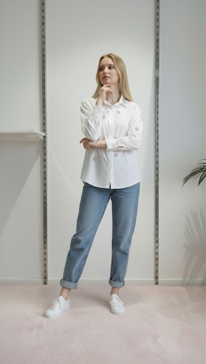 Camicia Donna in Cotone Manica Lunga Over Fit con Applicazione di Pietre R49/102958 BIANCO EXTASY 