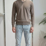Maglia Uomo 100% Cotone Scollo a V a Manica Lunga  Eleganza Essenziale e Comfort Naturale CON3701900 NOCCIOLA CONSENSO Uomo 