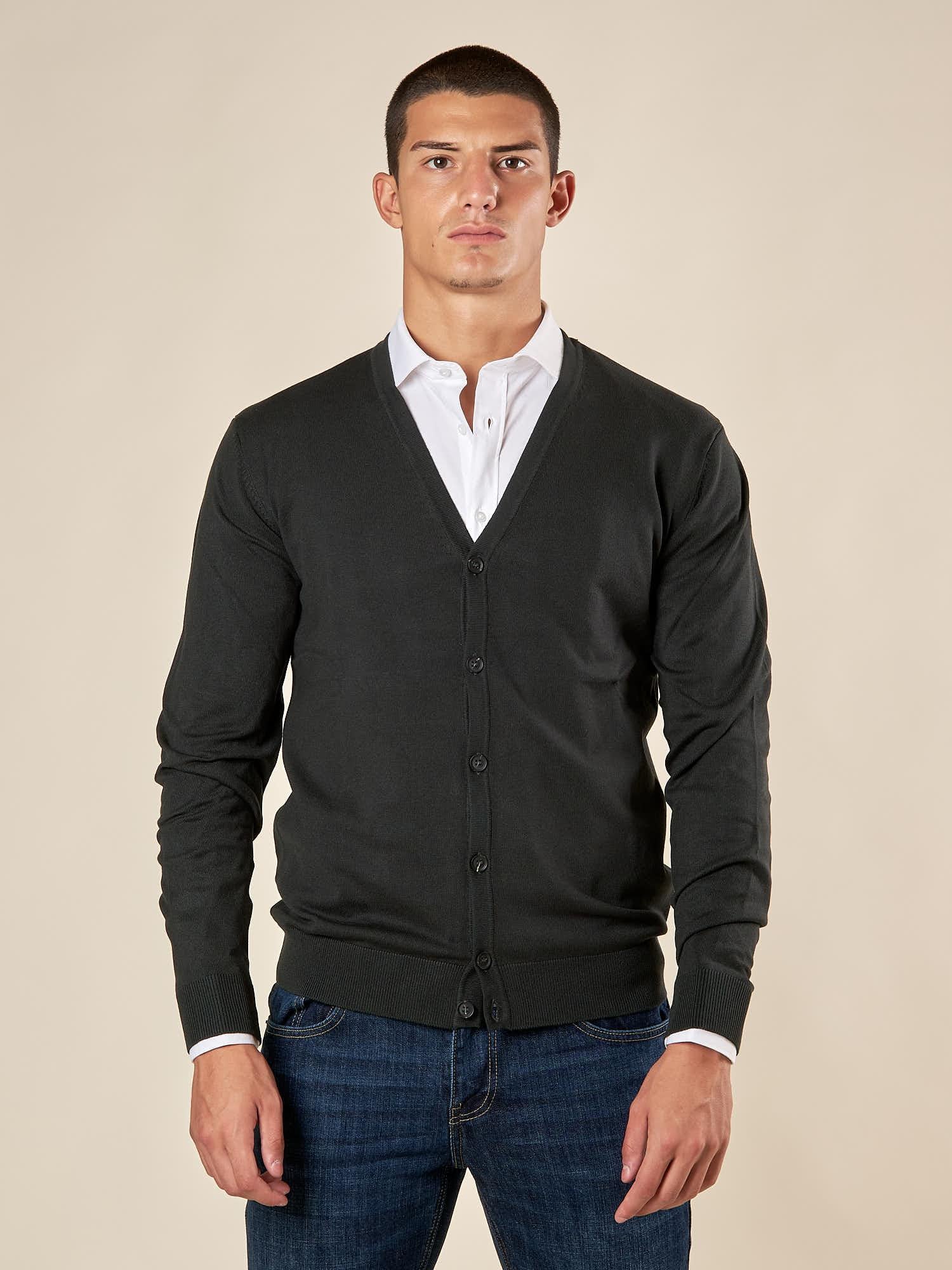Cardigan Uomo manica lunga in misto viscosa. Eleganza rilassata e comfort naturale. CON/3005900 VERDE BOTTIGLIA CONSENSO 