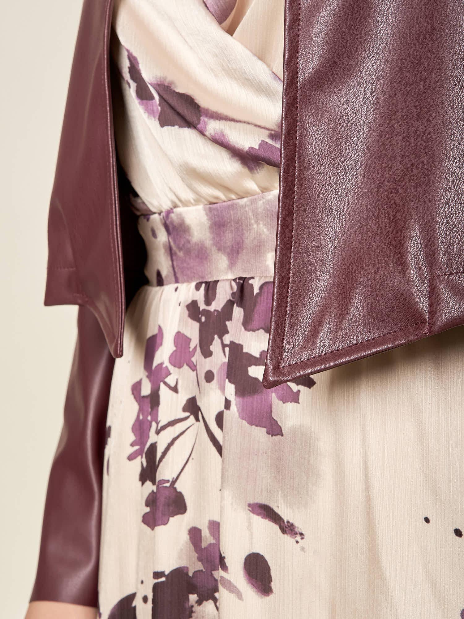 Giacca donna corta in ecopelle. GI003626 BORDEAUX ARTIGLI 