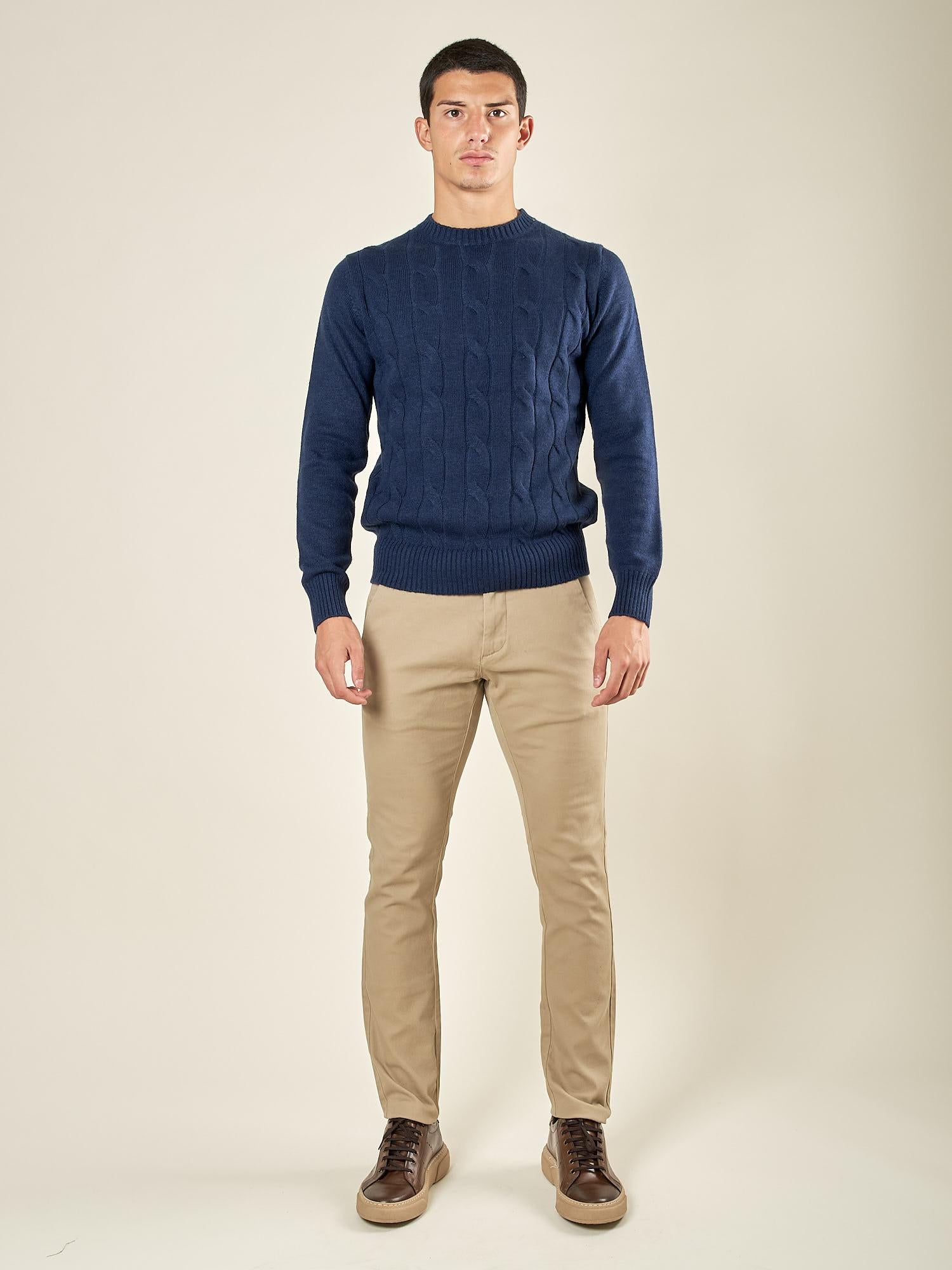 Maglia Uomo in Misto Cashmere a Trecce. Eleganza e Comfort per Ogni Occasione. CON4209225 PRUSSIA CONSENSO 