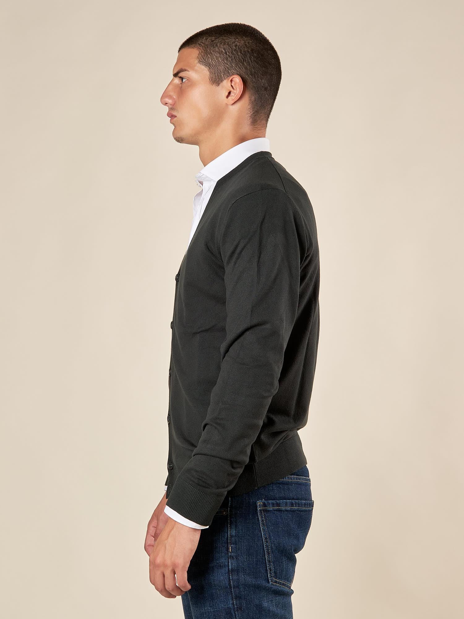 Cardigan Uomo manica lunga in misto viscosa. Eleganza rilassata e comfort naturale. CON/3005900 VERDE BOTTIGLIA CONSENSO 