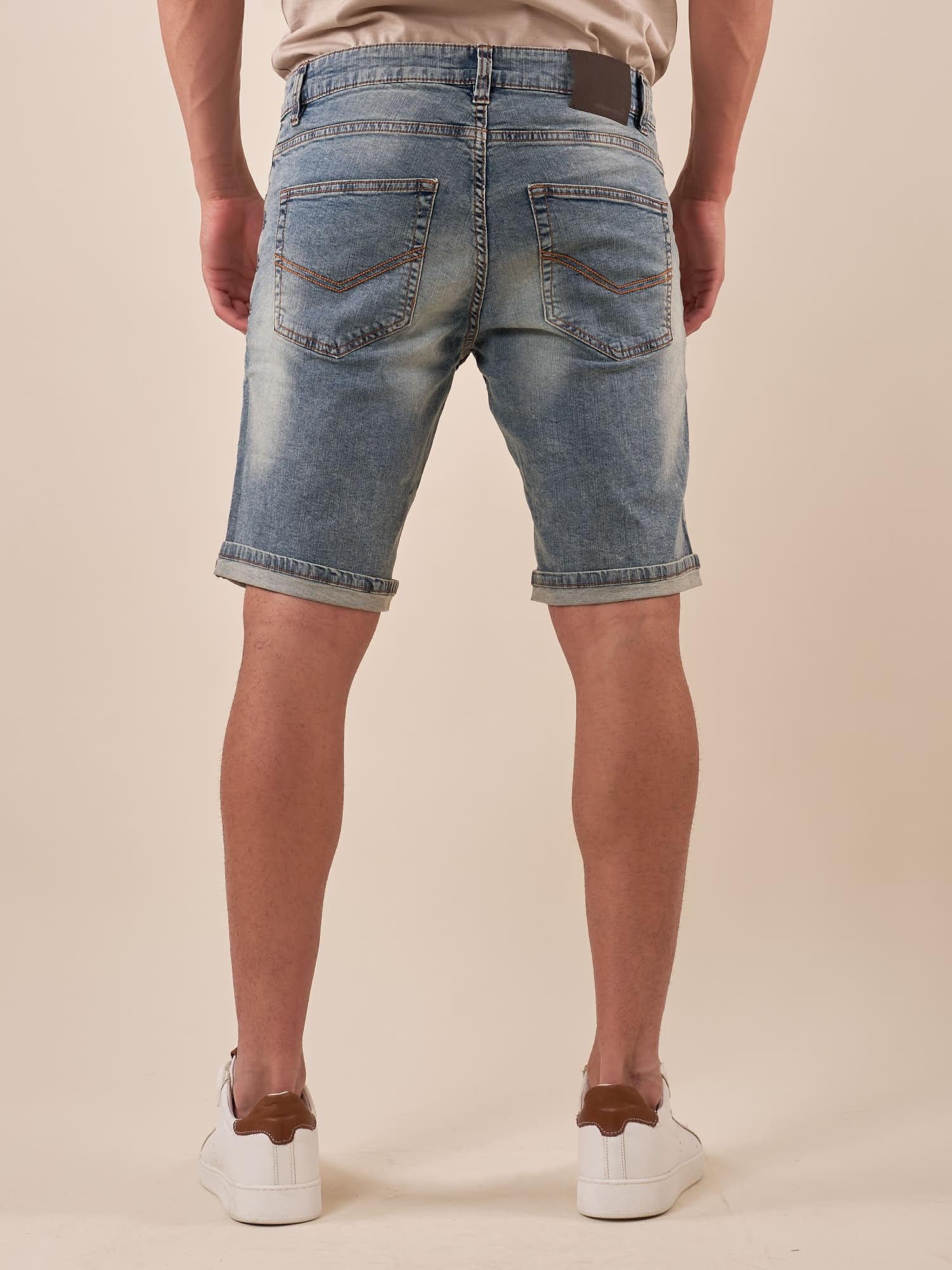 Bermuda di Jeans Chiaro da Uomo con Effetto Sabbiato e Rotture. M48663 DENIM SUPERIOR VINTAGE 