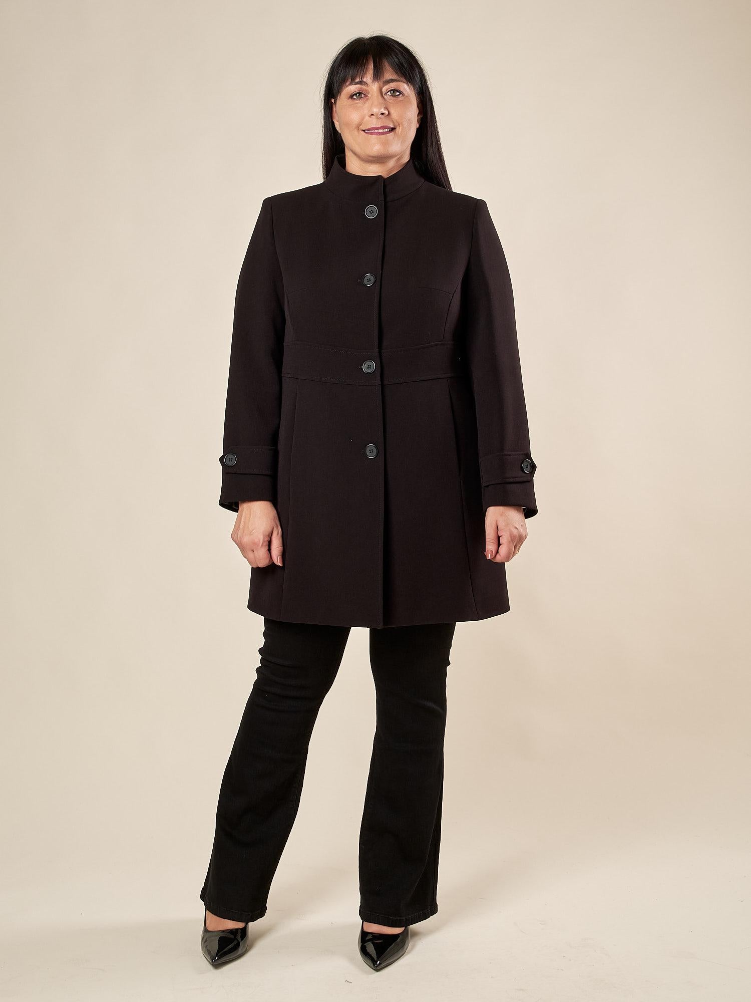 Cappotto Donna Curvy in Doppio Crepe con Collo alla Coreana  Eleganza Essenziale e Vestibilità Perfetta. F646YBFFAUSTINA NERO Lizalù 