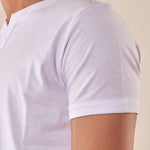 T-shirt Uomo in cotone 100% con colletto serafino. BAM5455 BIANCO BACI & ABBRACCI 