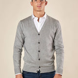 Cardigan Uomo manica lunga in misto viscosa. Eleganza rilassata e comfort naturale. CON/3005900 PERLA CONSENSO 