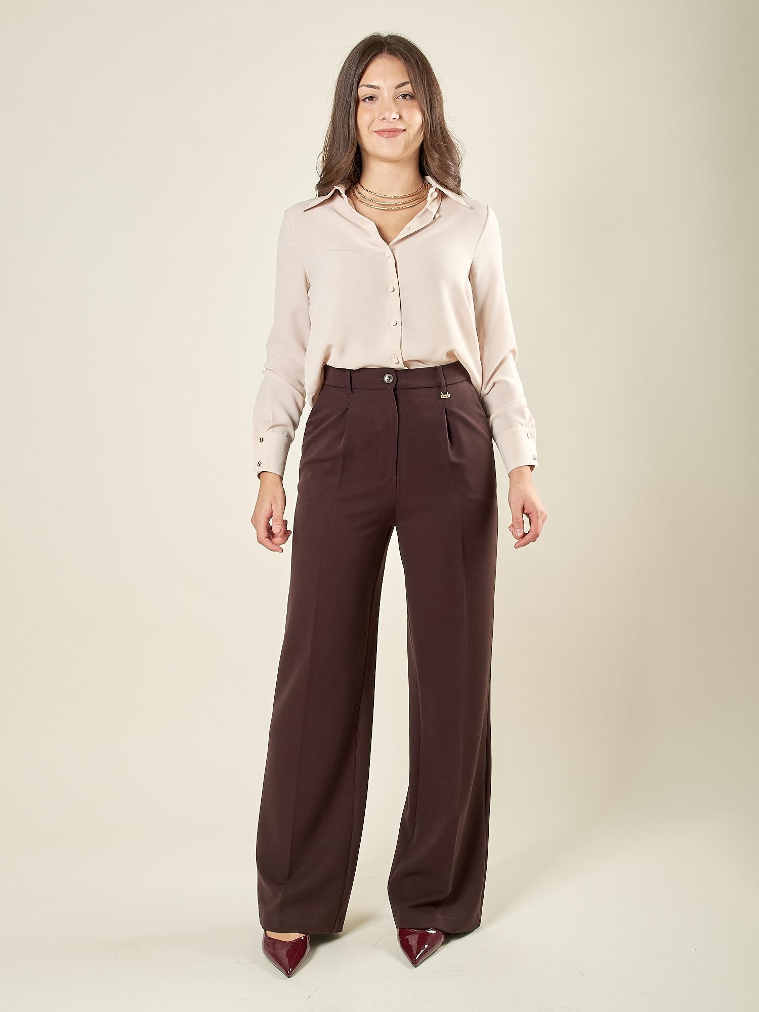 Pantalone palazzo donna con pence frontali in tessuto manolana. Eleganza e comfort quotidiano. PA003192 CACAO ARTIGLI 