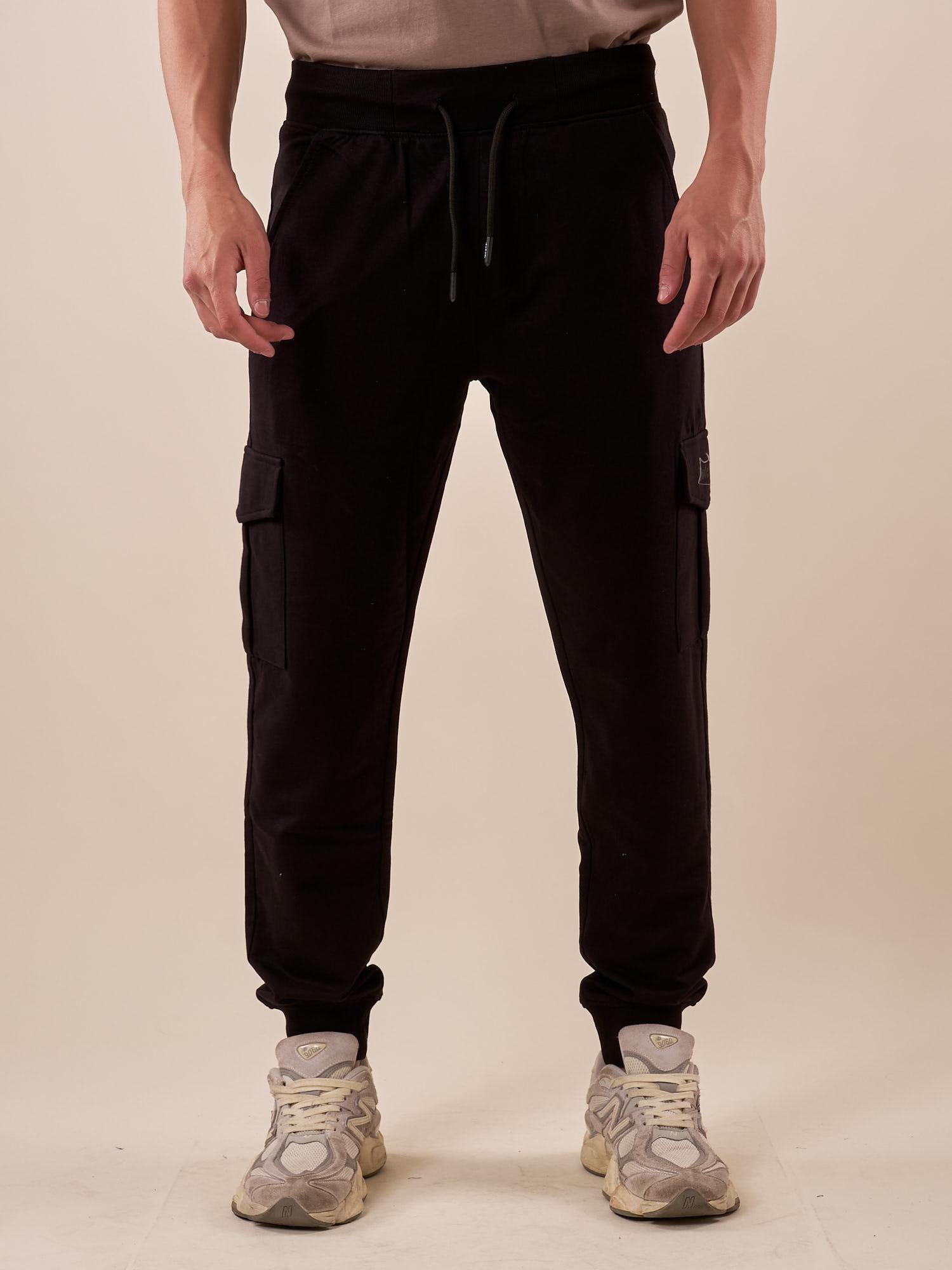 Pantalone lungo in felpa da uomo con tascone laterale. DM9204 NERO DATCH 