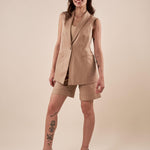 Shorts donna gamba larga in raso di cotone con zip centrale e gancio invisibile. SH000845 CAMMELLO ARTIGLI 