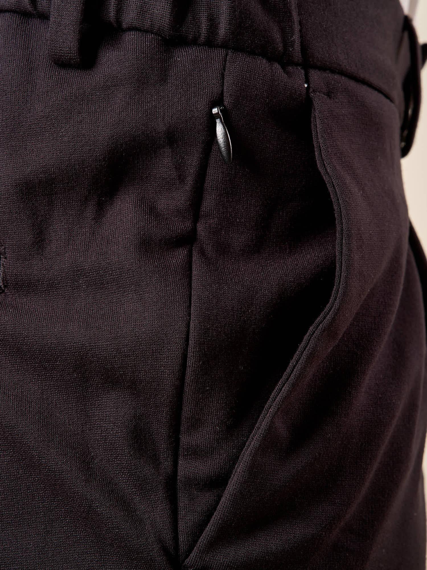 Pantalone da Uomo in Tessuto Punto Milano Pinces, Tasche allAmericana ed Elastico Dietro per Comfort e Stile. PSI1800H NERO HAMAKI-HO 
