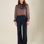 Casacca donna in voile microfantasia con collo a sciarpett. Leggerezza ed eleganza sofisticata. PG158M BORDEAUX EXTASY 