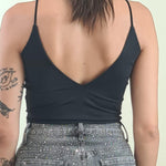 Top Donna a Spallina Stretta Corto Effetto Second Skin. V7333B NERO VINCE OTTO 