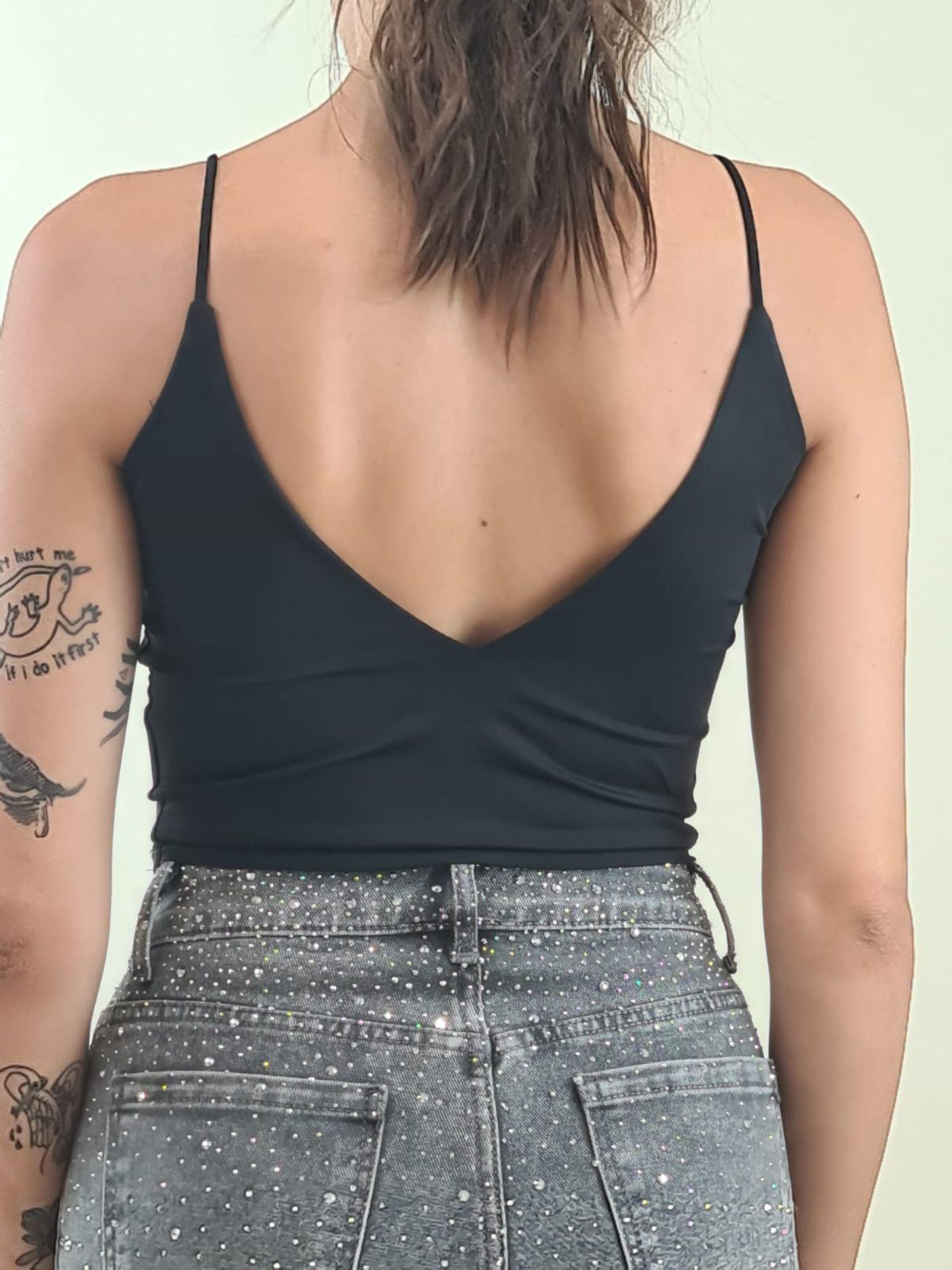 Top Donna a Spallina Stretta Corto Effetto Second Skin. V7333B NERO VINCE OTTO 